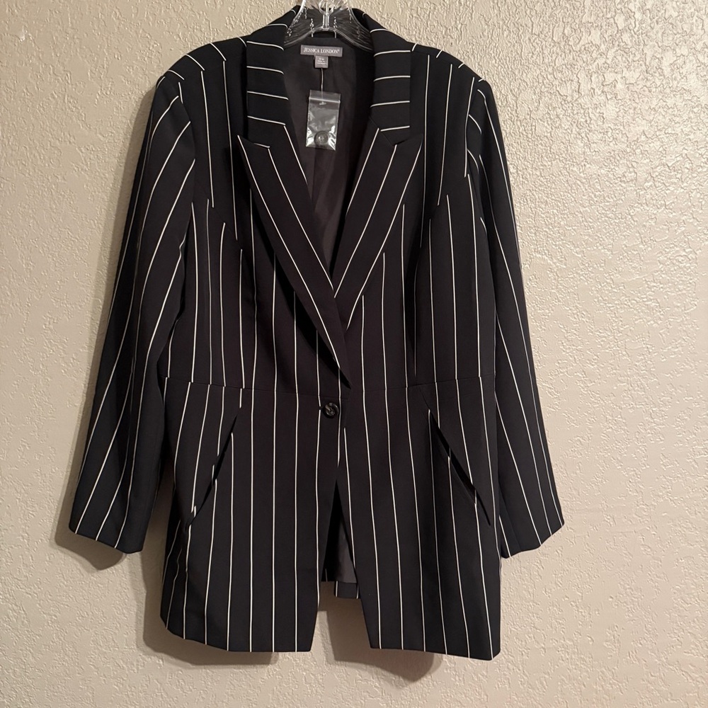 Jessica London NWT Black and White Pinstripe Blazer 29W